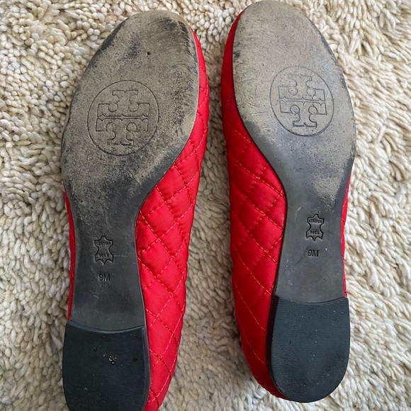 Red quilted Tory Burch flats - Picture 3 of 7